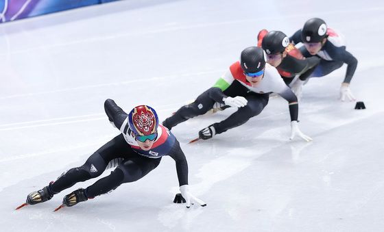 질주하는 황대헌