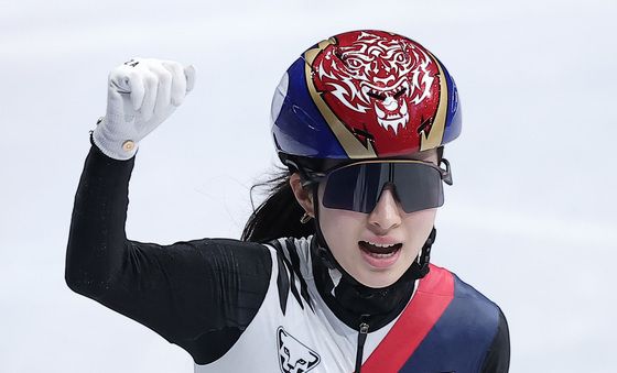 포효하는 김길리, 1위로 결승 진출