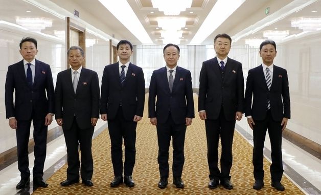 北 “당대회 앞두고 재일본조선인 축하단 평양 도착”