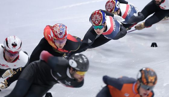 황대헌, 차분한 레이스