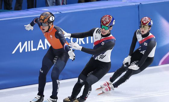 황대헌, 위험해