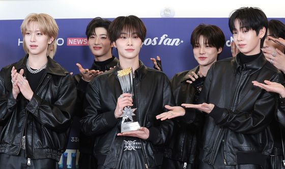 한터뮤직어워즈 참석한 아이덴티티