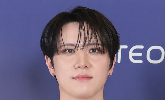 한터뮤직어워즈 참석한 위아이 김동한