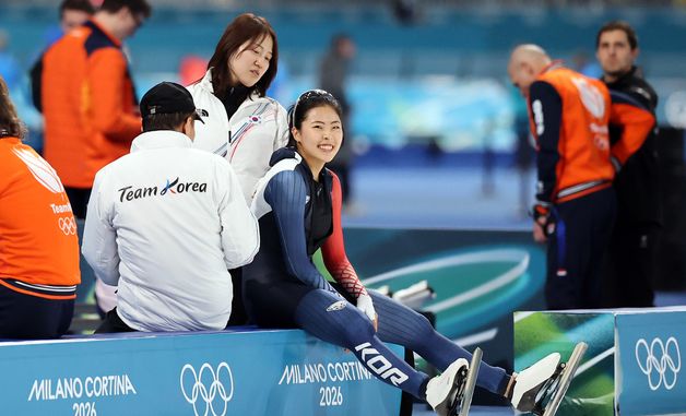 이나현, 후련한 표정