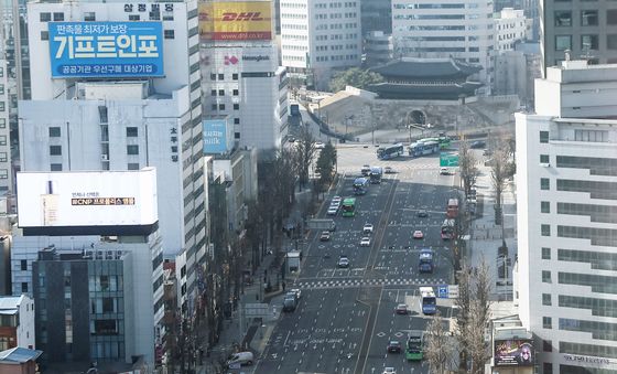 설 명절로 한산한 도심