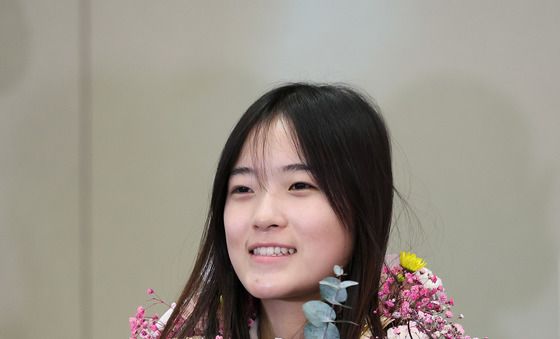 금빛 미소롤 답하는 최가온