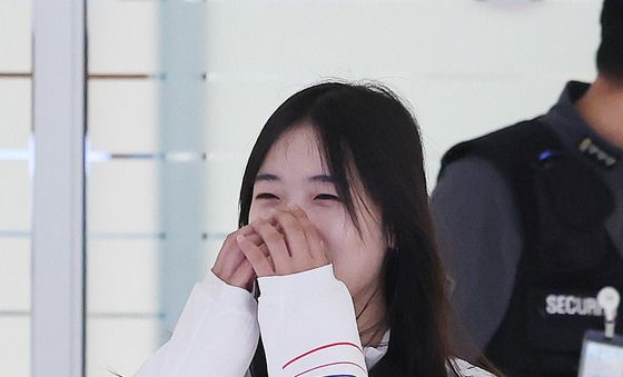 최가온 '입국하자 환영인파에 깜짝'