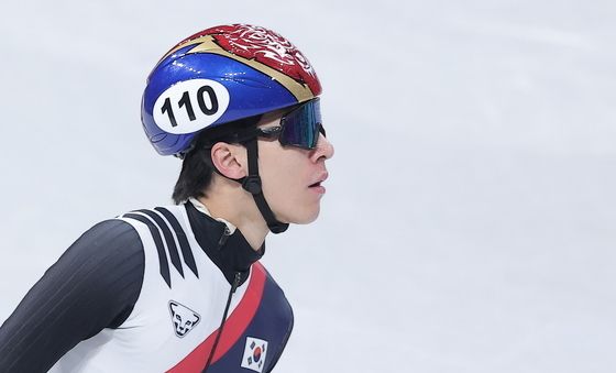 황대헌, 500m 아쉽게 탈락