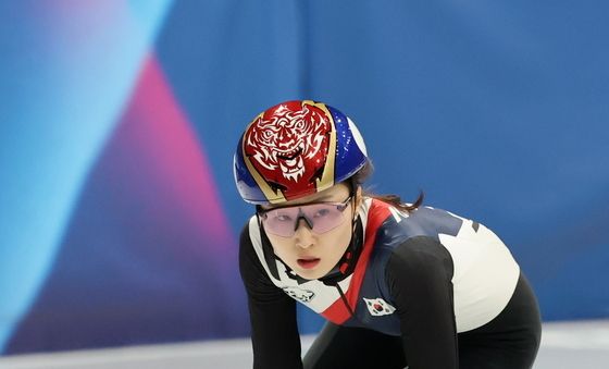 최민정, 순위결정전 3위로 통과