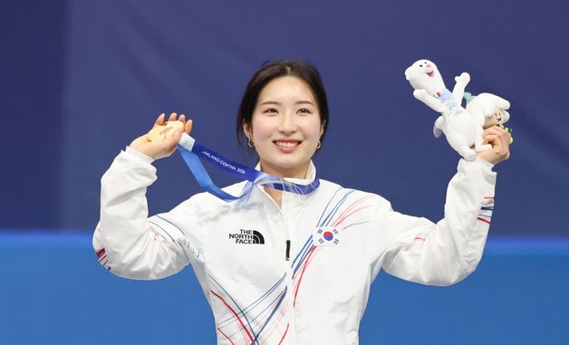 김길리, 동메달 들고 환한 미소