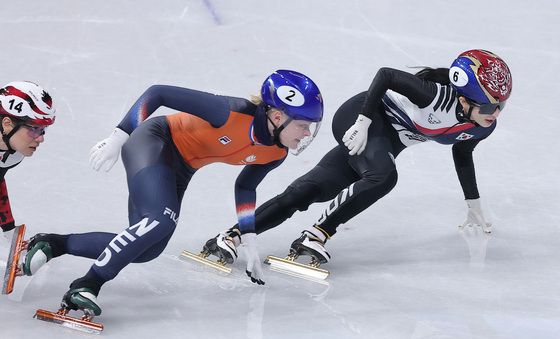 인코스 노리는 김길리