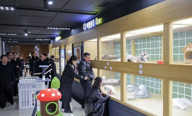 北, '화성지구 살림집' 준공식…딸 주애와 함께 리설주도 포착