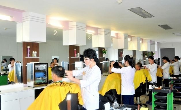 北, 강동군 등에 새로 일떠선 종합봉사소…주민 발길 이어지는 문화거점