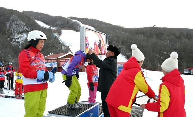 북한, 설 명절 맞아 '전국스키애호가경기 2026' 개최