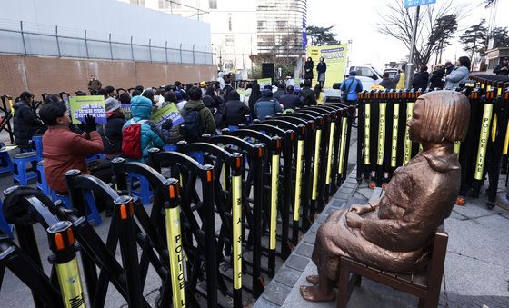 평화의 소녀상 앞에서 열린 수요시위