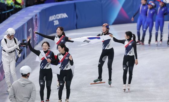 女 쇼트트랙 3000m 계주, 기적의 대역전극… 8년 만에 왕좌 탈환