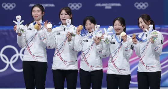 8년 만에 왕좌 탈환한 쇼트트랙 여자 대표팀
