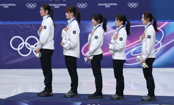 8년 만의 포디움 국민의례