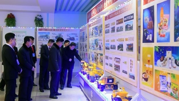 북한, '2·16 산업미술전시회' 개막…주제는 '지방변혁'