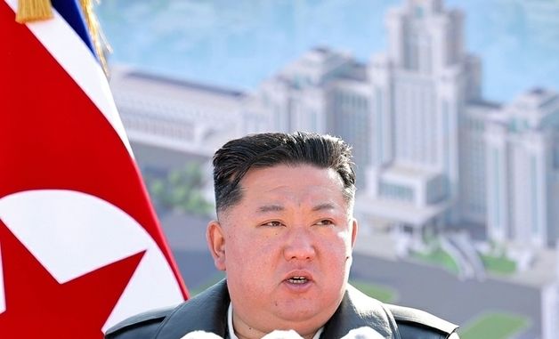 北 화성지구 5단계 착공식 참석한 김정은