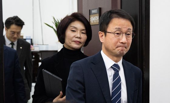 정책조정회의 들어서는 민주 원내지도부