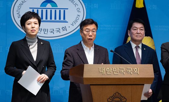 분당 부동산 공급 관련 기자회견하는 신상진 성남시장과 김은혜·안철수 의원