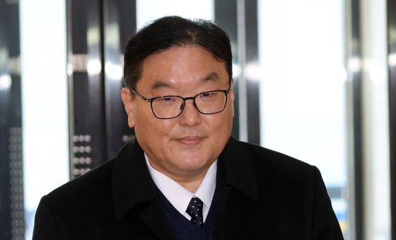 쿠팡 사건 무마 의혹…엄희준 특검 출석