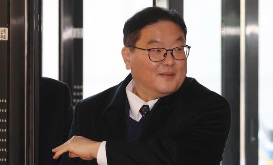 엄희준 검사, 특검 출석