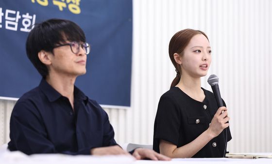 인사말하는 발레리나 염다연