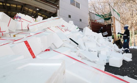 명절 끝나고 재활용센터로 모인 스티로폼