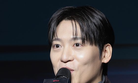 인사말 하는 존박