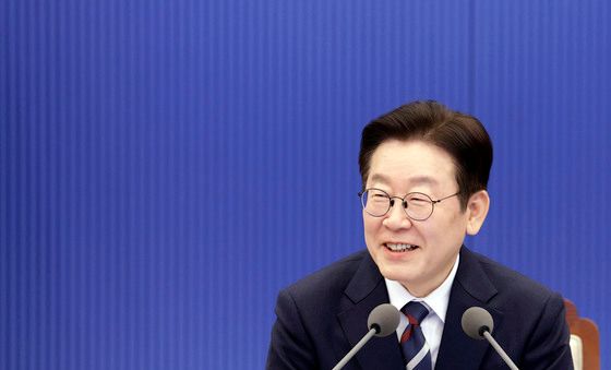 수석보좌관회의 발언하는 이재명 대통령