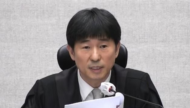 尹 1심 선고, 판결문 낭독하는 지귀연 부장판사