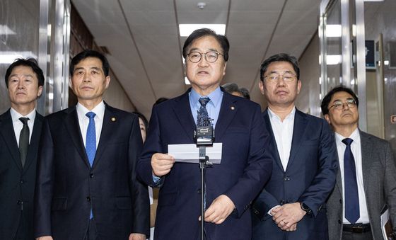 윤석열 1심 선고 결과 입장 밝히는 우원식 국회의장