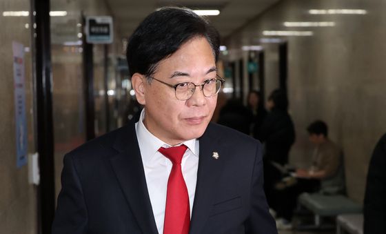 원내대표실 들어가는 송언석