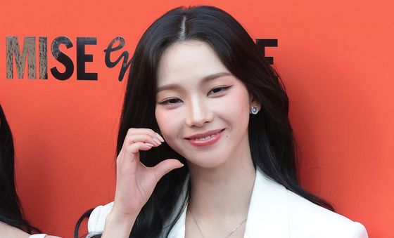 카리나, 봄을 재촉하는 꽃 미소