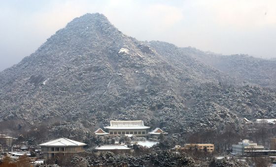 '눈 덮인 청와대'