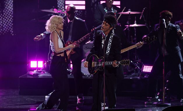 로제, 브루노 마스와 '아파트'로 그래미 오프닝