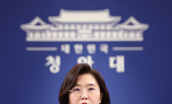 인사 관련 브리핑하는 강유정 대변인