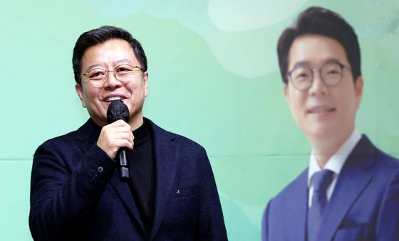 정원오 구청장 출판기념회 찾은 배우 이기영