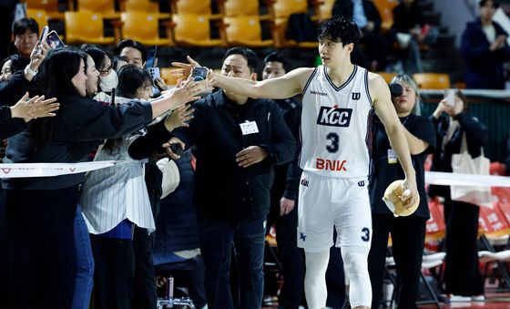 허웅 '팬들 부름에 51득점 완성'