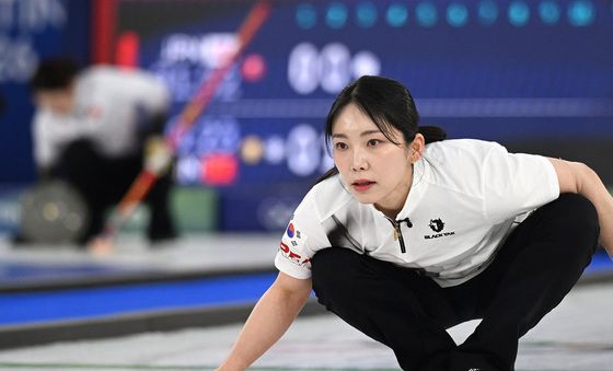 네덜란드 선수 피하는 최민정