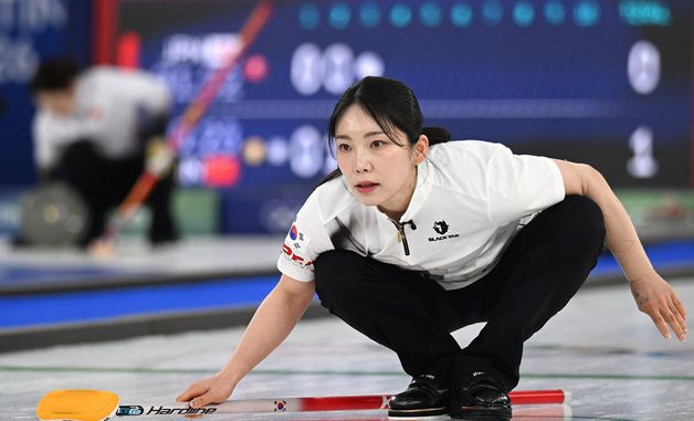 투구하는 김수지