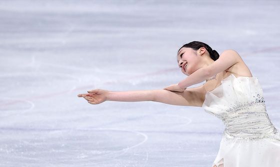 신지아, 은반 위의 요정