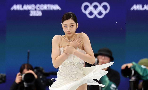 연기 펼치는 신지아