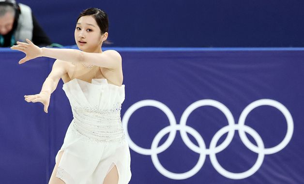 연기 펼치는 신지아