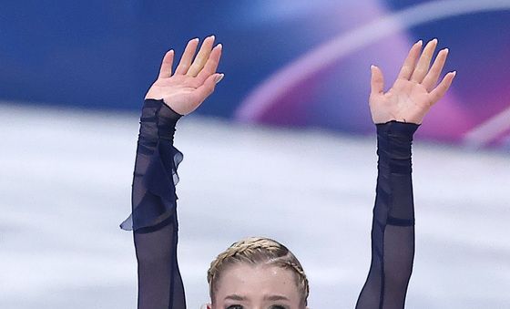 인사하는 앰버 글렌