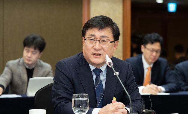 김성환 장관, 분산형 전력망 포럼 참석