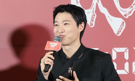 우즈, 다재다능 아티스트