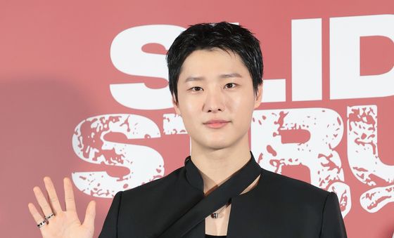 우즈, 영화 배우 도전